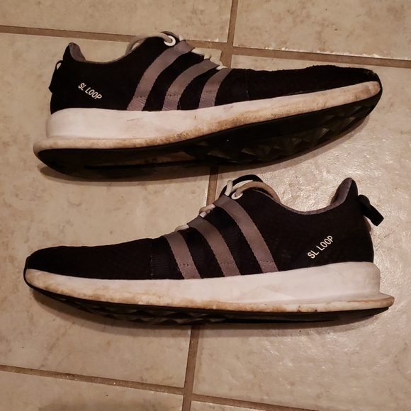 Sneakers - Picture 3 of 9